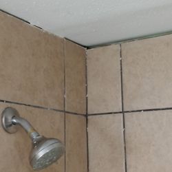 Amelia's Landing Hotel - Shower