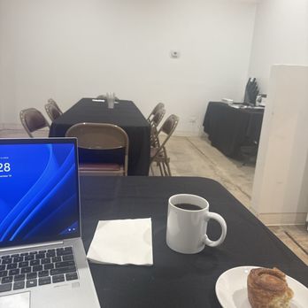 Grove Coffee - So accommodating opened there meeting room for little ol me!   LOL - Coffee & Tea Near Me - Oak Lawn, Illinois