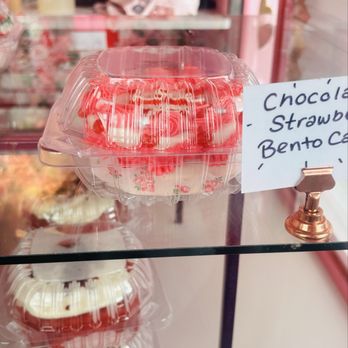 Chez Peachy - Custom Cakes Near Me - Tucson, Arizona Chez Peachy - Custom Cakes Near Me - Tucson, Arizona