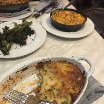 La Vie - Lamb Lasagna, Broccolini, Lobster Mac and Cheese - Cocktail Bars Near Me - Washington, DC, District of Columbia