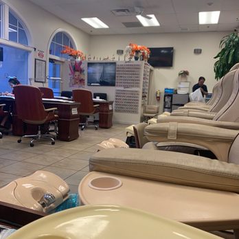 Lux Nails & Spa - Salon view - Nail Salons Near Me - Santa Barbara, California Lux Nails & Spa - Salon view - Nail Salons Near Me - Santa Barbara, California