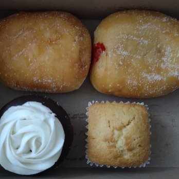 Starbread Bakery - Malasadas, chocolate cupcake with vanilla frosting, and cornbread - Bakeries Near Me - Chula Vista, California Starbread Bakery - Malasadas, chocolate cupcake with vanilla frosting, and cornbread - Bakeries Near Me - Chula Vista, California