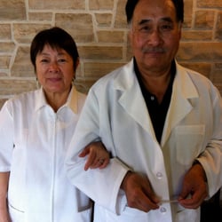 Yu Family Acupuncture - Dr. Moses Yu & Dr. Mei Mei Yu, 20th generation.