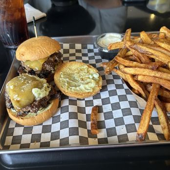 Kings Lake Grille - Truffle burgers and fries - Ramen Near Me - Gibsonton, Florida Kings Lake Grille - Truffle burgers and fries - Ramen Near Me - Gibsonton, Florida