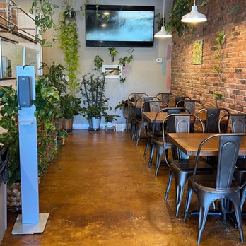 Alfonso's Pizzeria - Interior - Pizza Near Me - Tampa, Florida Alfonso's Pizzeria - Interior - Pizza Near Me - Tampa, Florida