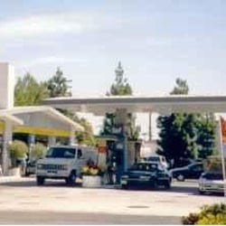 Barron Park Shell - Barron Park Shell. Look at the price of gas!!  And, that probably wasn't the least expensive station at the time either.  That's a Sable:-)