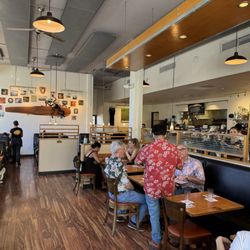 Koko Head Cafe - Main dining area