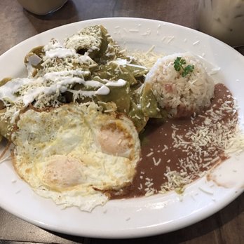 Cafe De Olla - Chilaquiles poblanos - American Near Me - Burbank, California Cafe De Olla - Chilaquiles poblanos - American Near Me - Burbank, California