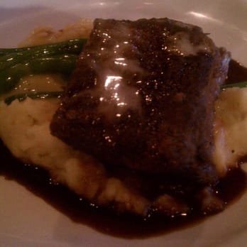 Beckett's Table - Short Ribs with mashed potatoes, green beans and red wine reduction - New American Near Me - Phoenix, Arizona Beckett's Table - Short Ribs with mashed potatoes, green beans and red wine reduction - New American Near Me - Phoenix, Arizona