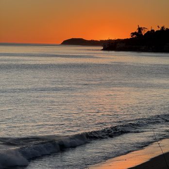 Malibu Beach - Malibu on the Pacific Coast Highway at sunset (4:44pm December) - Beaches Near Me - Malibu, California Malibu Beach - Malibu on the Pacific Coast Highway at sunset (4:44pm December) - Beaches Near Me - Malibu, California
