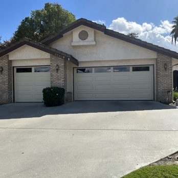 Discount Door Repair - Garage door - Garage Door Services Near Me