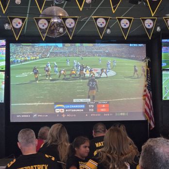 The Cove Bar & Grill - Sports Bars Near Me - Murrieta, California
