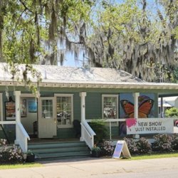 Society of Bluffton Artists Gallery - You'll find us on the corner of Calhoun and Church Streets in the historic section of Old Town Bluffton in S Carolina