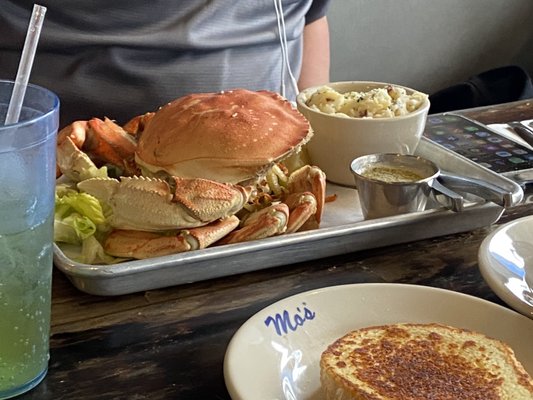 Mo's Seafood & Chowder by null