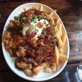 The Loose Moose - Poutine - Sports Bars Near Me - Toronto, Ontario