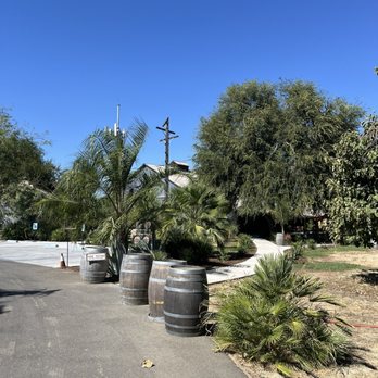 Great Bear Vineyards - Walkway to tasting area - Wine Tasting Room Near Me - Davis, California