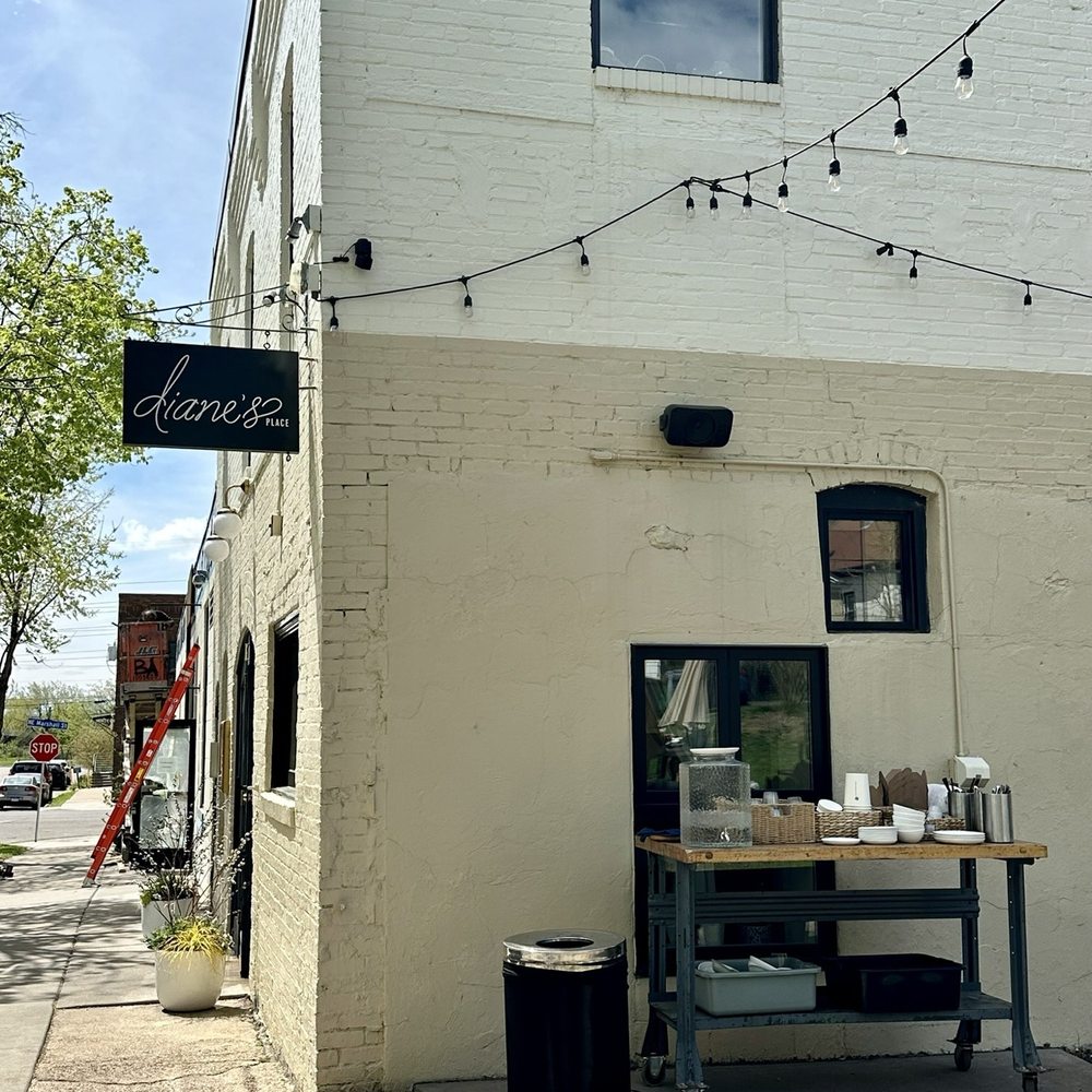 Diane’s Place - Outside - Cafes Near Me - Minneapolis, Minnesota