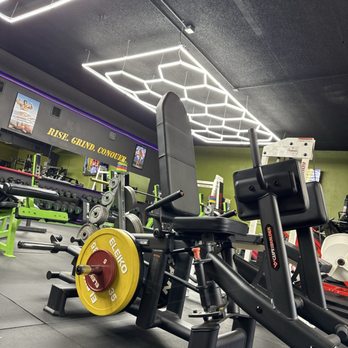 The War-Zone Fit - Gyms Near Me - Kenedy, Texas