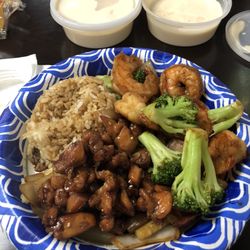 New Yamazato - Hibachi chicken and jumbo shrimp with yum yum sauce