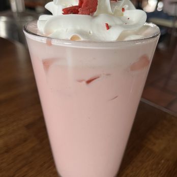 Madres Brunch - Breakfast & Brunch Near Me - Bellflower, California