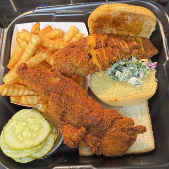 Dave's Hot Chicken - Dave's #3 1 Tender & 1 Slider w/ Fries - Chicken Shop Near Me - Gainesville, Florida