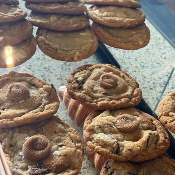 Pho Lang Thang - Chocolate chunk cookie with cookie butter on top - Vietnamese Near Me - Cincinnati, Ohio Pho Lang Thang - Chocolate chunk cookie with cookie butter on top - Vietnamese Near Me - Cincinnati, Ohio