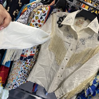 Mids Outlet - Thrift Stores Near Me - Hialeah, Florida