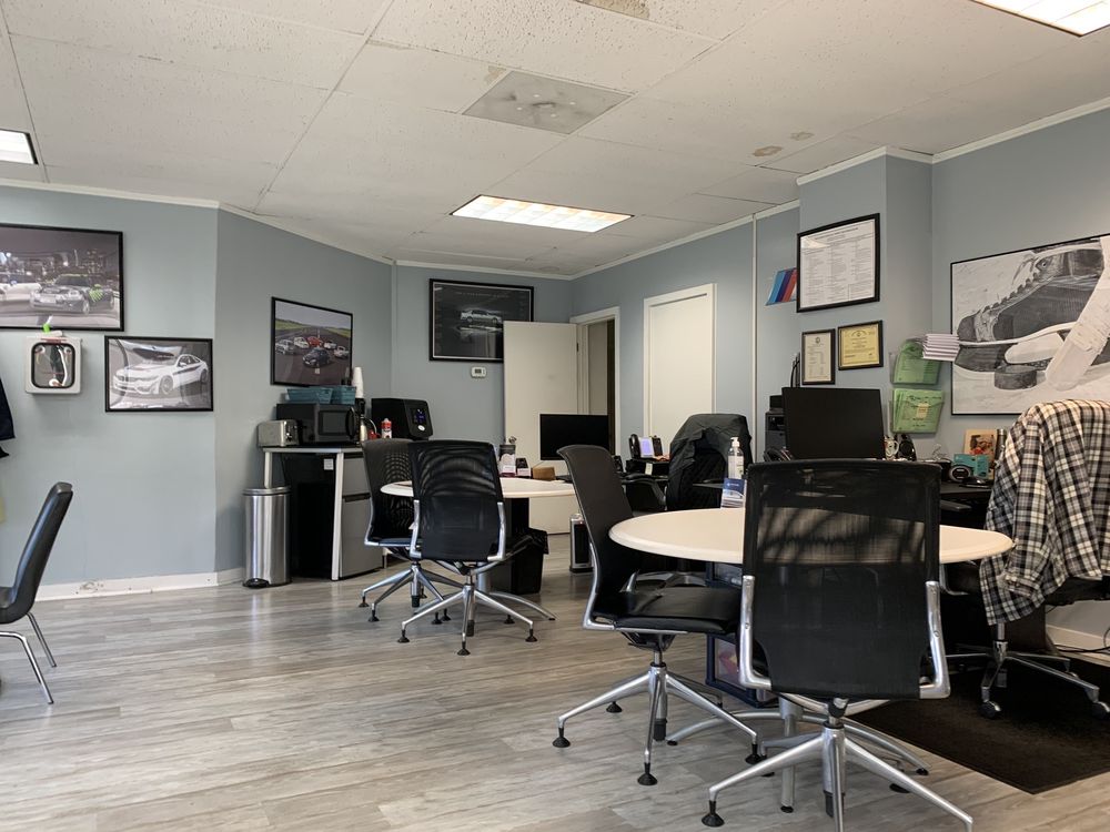 IM AUTOHAUS Updated September 2024 15 Photos & 81 Reviews 551 N