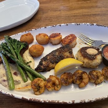Wicked Tuna - Grilled seafood platter - New American Near Me - Murrells Inlet, South Carolina Wicked Tuna - Grilled seafood platter - New American Near Me - Murrells Inlet, South Carolina