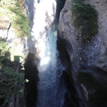 Maligne Canyon - Hiking Near Me Maligne Canyon - Hiking Near Me