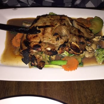 Pa De Thai Restaurant - Pork with garlic sauce - Thai Near Me - Edgewater, New Jersey Pa De Thai Restaurant - Pork with garlic sauce - Thai Near Me - Edgewater, New Jersey