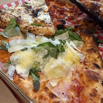 Scottie's Pizza Parlor SE - Burrata pizza, mushroom and ricotta, pepperoni and another awesome slice - Pizza Near Me - Portland, Oregon Scottie's Pizza Parlor SE - Burrata pizza, mushroom and ricotta, pepperoni and another awesome slice - Pizza Near Me - Portland, Oregon
