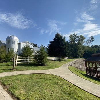Pine Cove Lodging - The grounds - Bed & Breakfast Near Me - Millersburg, Ohio
