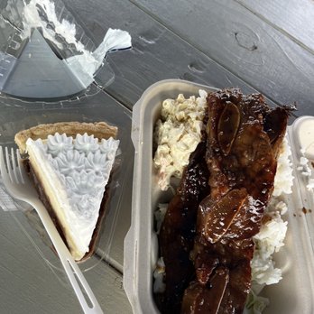 Ted's Bakery - Looks waaay better than it tastes - Bakeries Near Me - Haleiwa, Hawaii