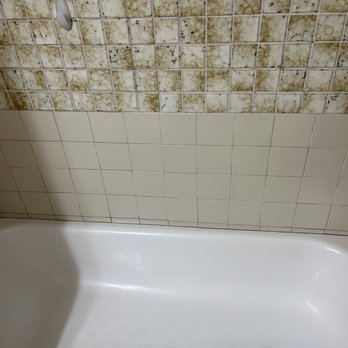 Pier Point South Condominium - The tile in the upstairs guest bathroom - Vacation Rentals Near Me - Saint Augustine, Florida Pier Point South Condominium - The tile in the upstairs guest bathroom - Vacation Rentals Near Me - Saint Augustine, Florida