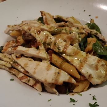 Agliolio - Make your own pastability ! With grilled chicken - Italian Near Me - Boynton Beach, Florida