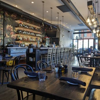 Oggi Trattoria - the interior of a restaurant - Italian Near Me - Chicago, Illinois Oggi Trattoria - the interior of a restaurant - Italian Near Me - Chicago, Illinois