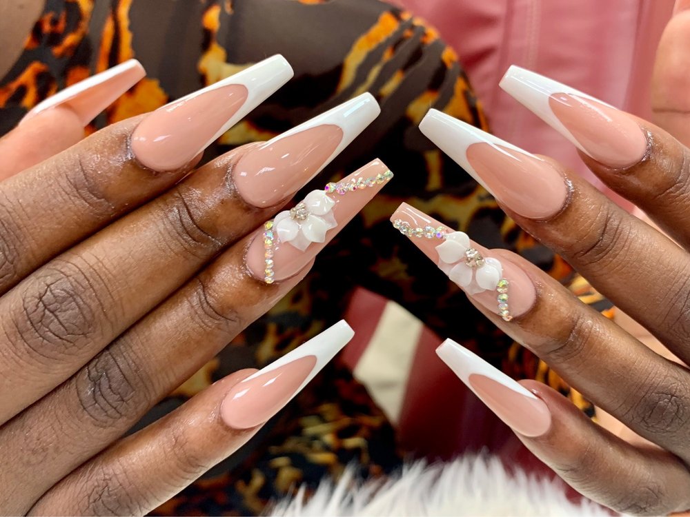 Ombre Nails Logo