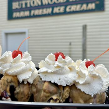 Buttonwood Farm Ice Cream - Banana-less, Banana Split - Ice Cream & Frozen Yogurt Near Me - Griswold, Connecticut