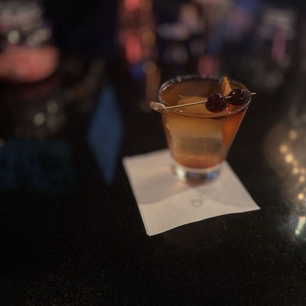 Suite Restaurant / Lounge - Old Fashion - Bars Near Me - Bellevue, Washington Suite Restaurant / Lounge - Old Fashion - Bars Near Me - Bellevue, Washington