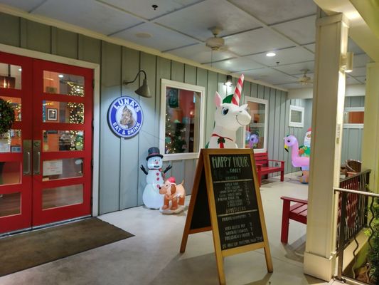 Luna's Eat & Drink by null