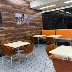 Enmarket - Dining area