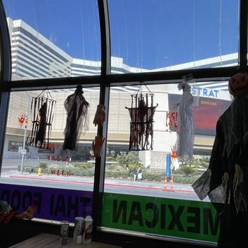 5 Dollar Cafe - View sitting by window. - Breakfast & Brunch Near Me - Las Vegas, Nevada
