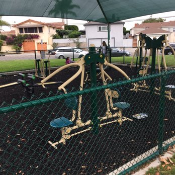 Polliwog Park - Exercise equipment - Parks Near Me - Manhattan Beach, California Polliwog Park - Exercise equipment - Parks Near Me - Manhattan Beach, California
