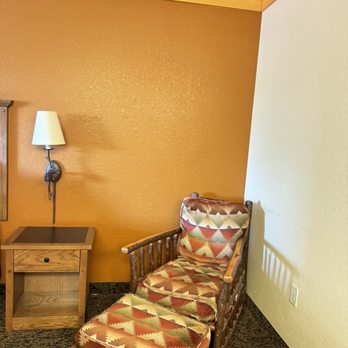 Bantr - Chair in king suite - Hotels Near Me - Rothschild, Wisconsin