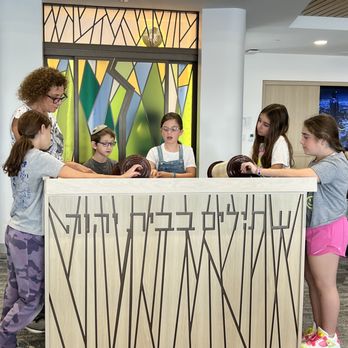 Solomon Schechter Day School - Religious Schools Near Me - Northbrook, Illinois