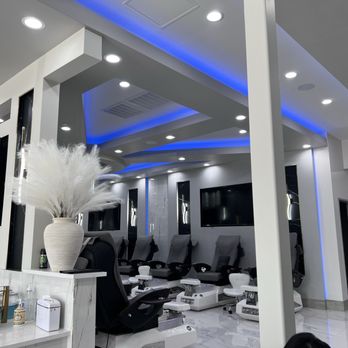 Bellini Nail Bar - Inside - Nail Salons Near Me - Fort Worth, Texas