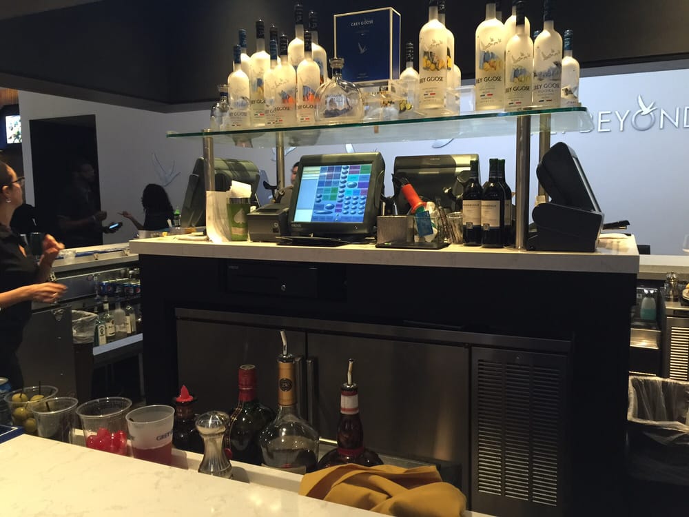 AA Flagship Lounges
