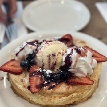 Aloha Kitchen - Breakfast & Brunch Near Me - Honolulu, Hawaii