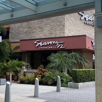 Seasons 52 - Outside - New American Near Me - Sarasota, Florida Seasons 52 - Outside - New American Near Me - Sarasota, Florida
